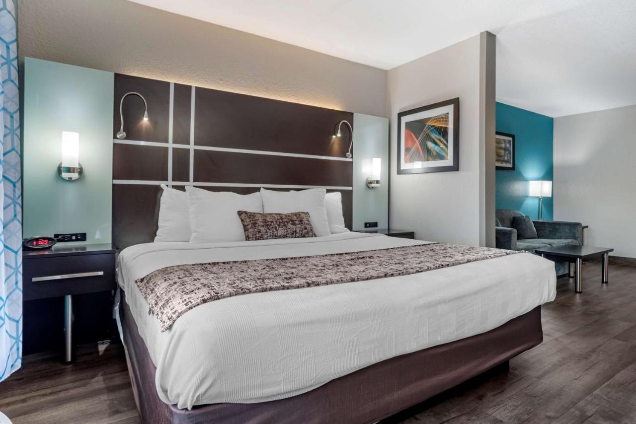 Western Carlton Hotel
