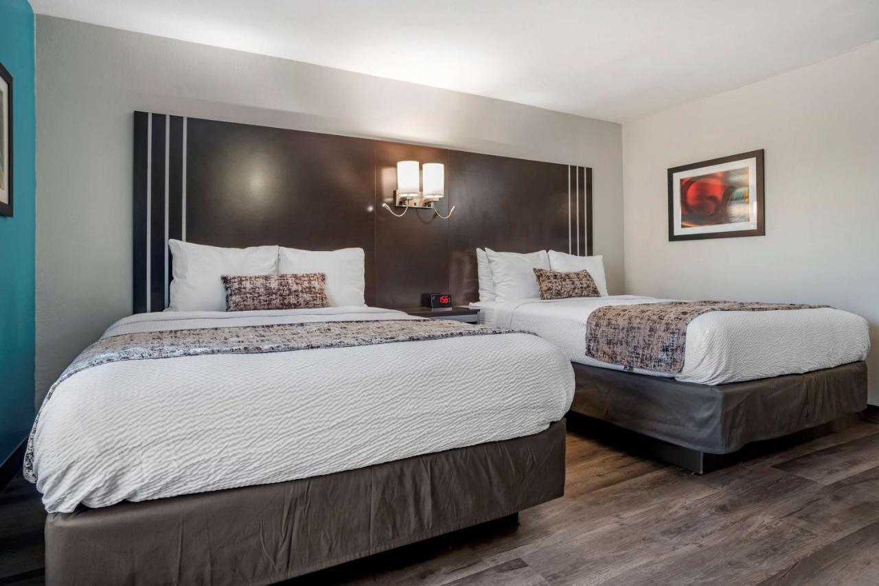 Western Carlton 4*