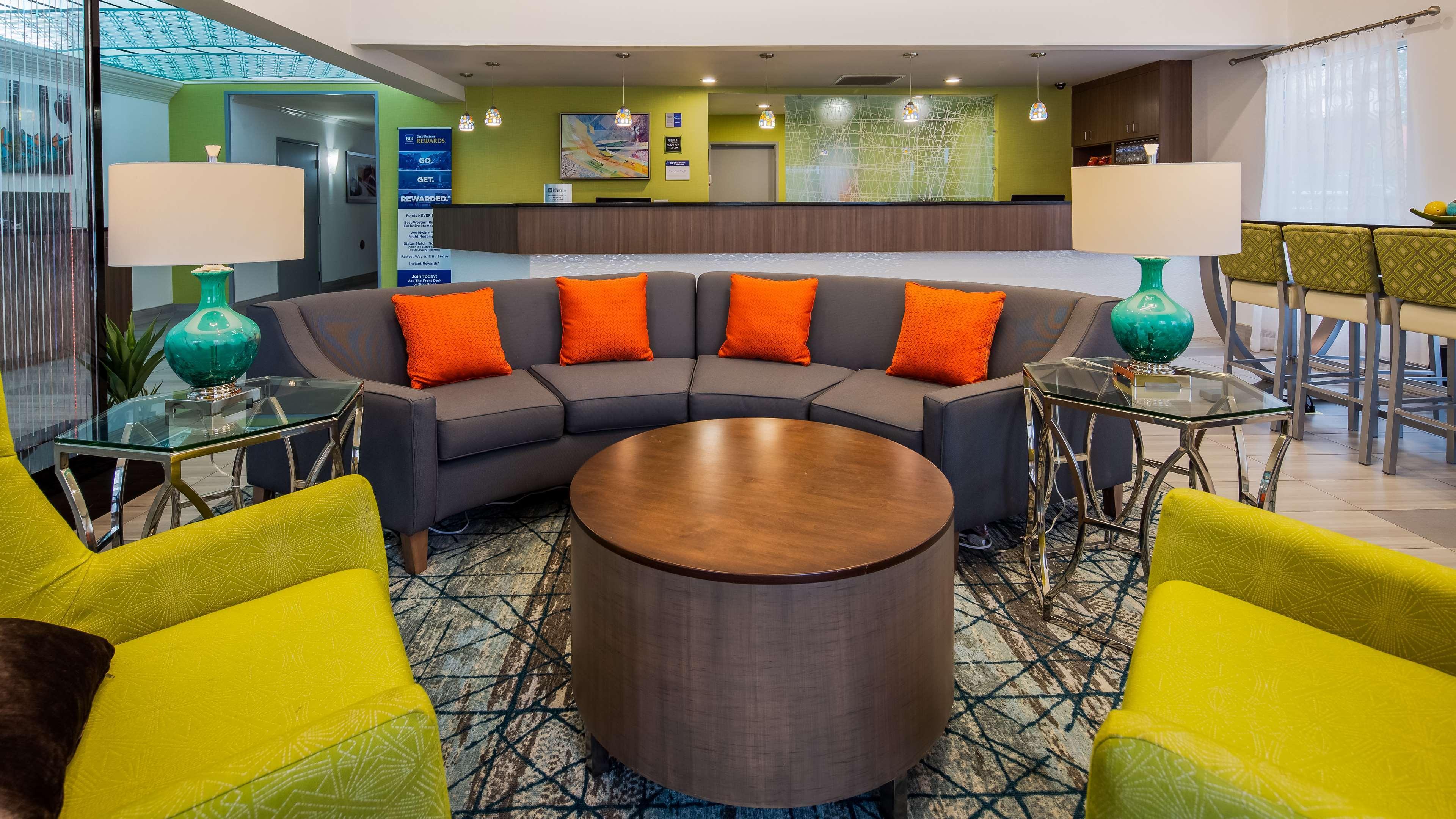Western Carlton Hotel 4*